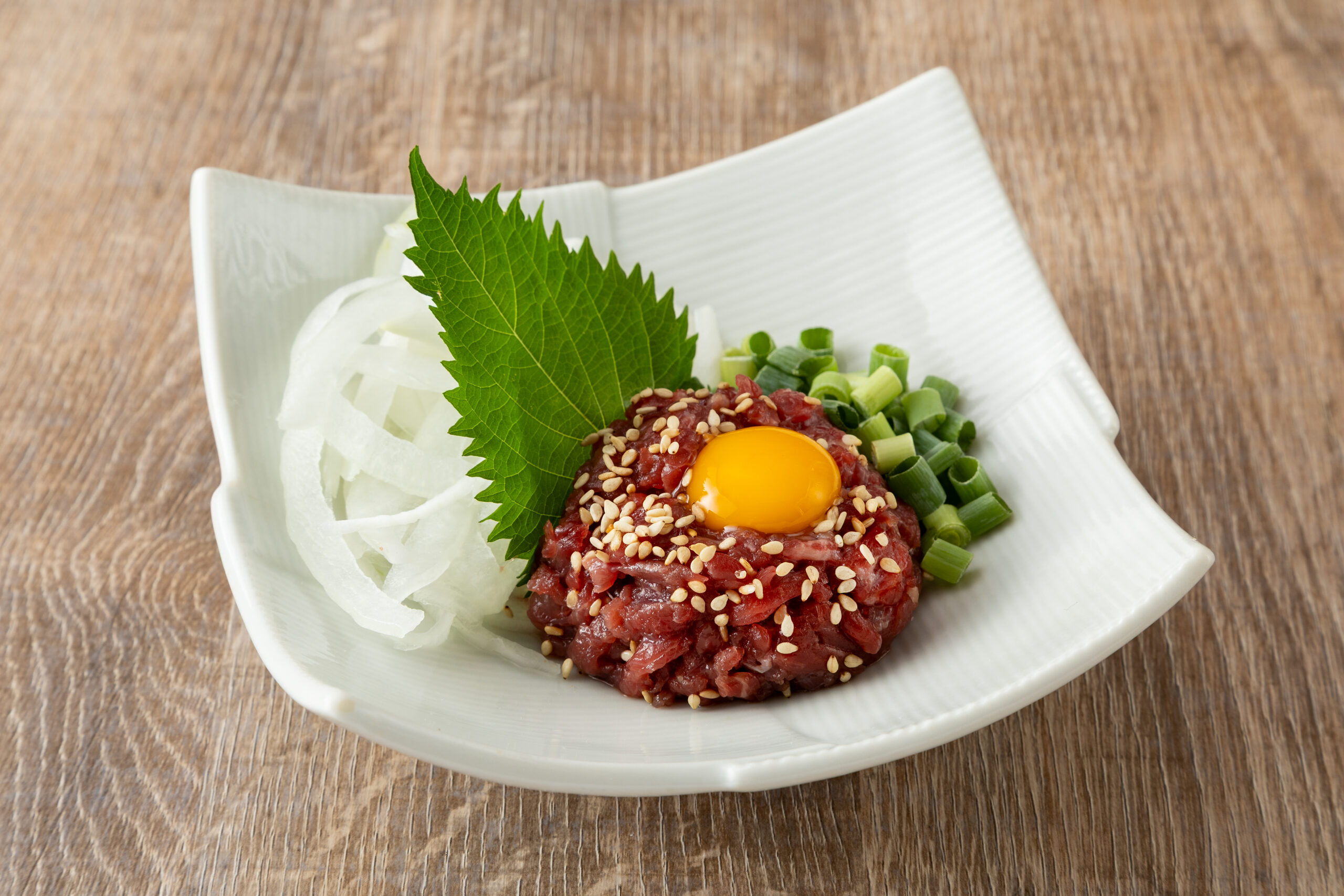 馬肉ユッケ